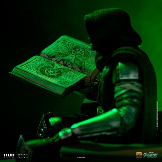Iron Studios Avengers: Doomsday Doctor Doom on Throne 1:10 Scale Art Scale Statue | Vaulted Icons | Figure | Avengers